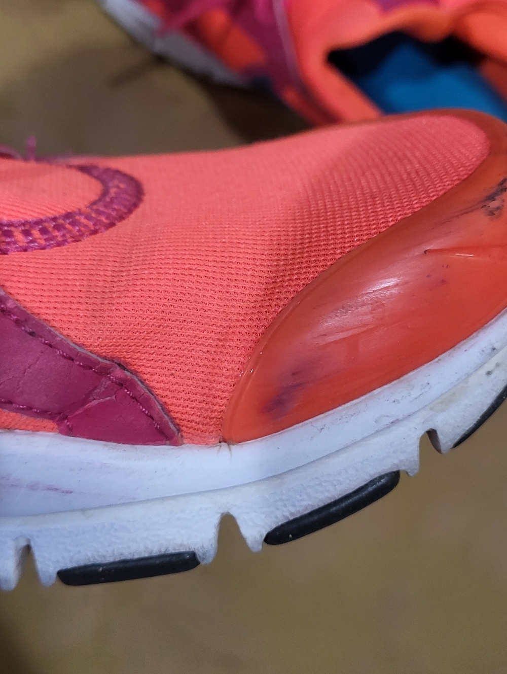 Nike Training in Season TR2 Women's Neon Orange Memory Foam Cross Trainer Shoes - Picture 5 of 5